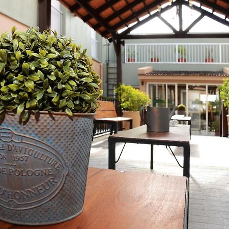 Hotel Leoncia Колония-дель-Сакраменто Экстерьер фото